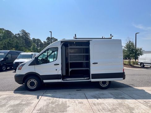 Used 2019 Ford Transit 250 130 Medium Roof image 32