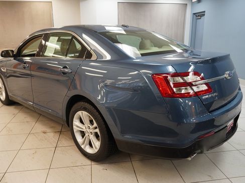 Used 2018 Ford Taurus SEL image 9