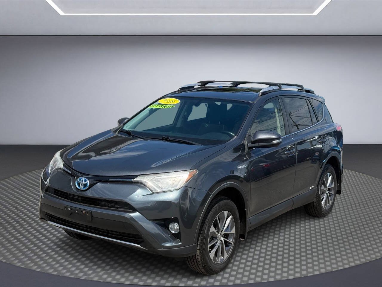 Used 2016 Toyota RAV4 XLE AWD/4WD image 3