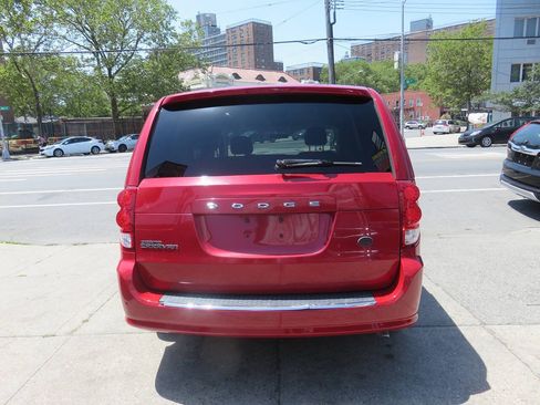 Used 2014 Dodge Grand Caravan SE w/ Quick Order Package 29E SE FWD image 8