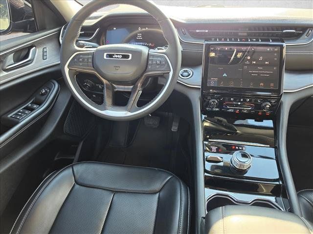 Used 2023 Jeep Grand Cherokee L Limited w/ Luxury Tech Group II AWD/4WD image 21