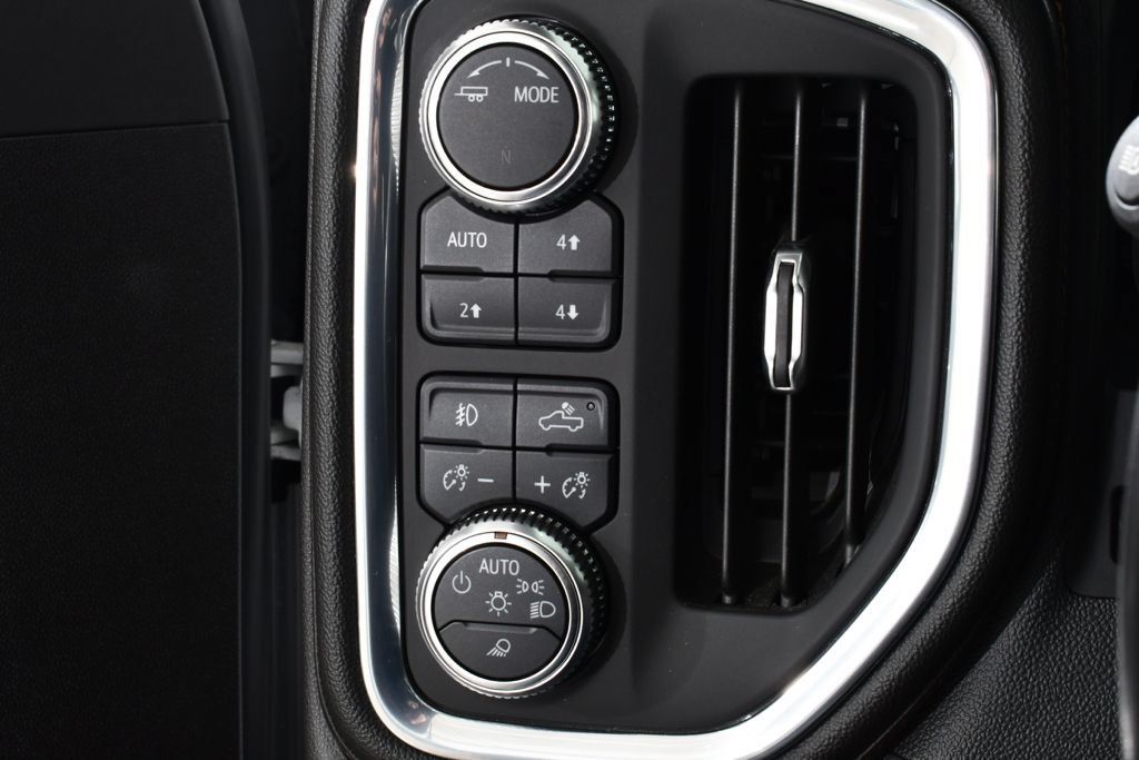 Used 2021 GMC Sierra 1500 AT4 w/ AT4 Premium Package AWD/4WD image 32