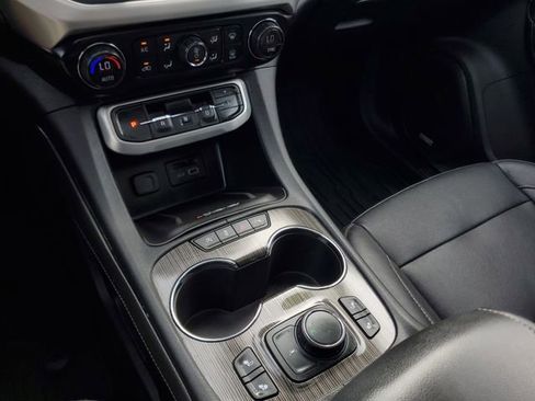 Used 2020 GMC Acadia SLT w/ Driver Alert Package II image 28