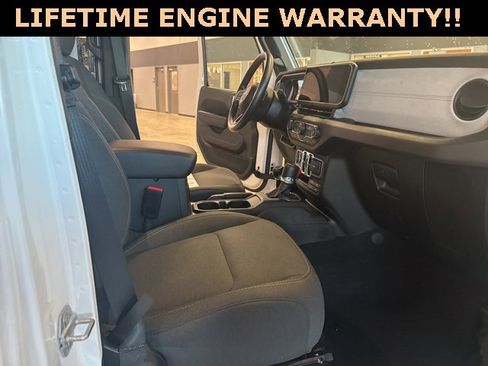 Used 2024 Jeep Gladiator Sport image 29