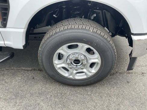 New 2026 Ford F250 XLT image 32