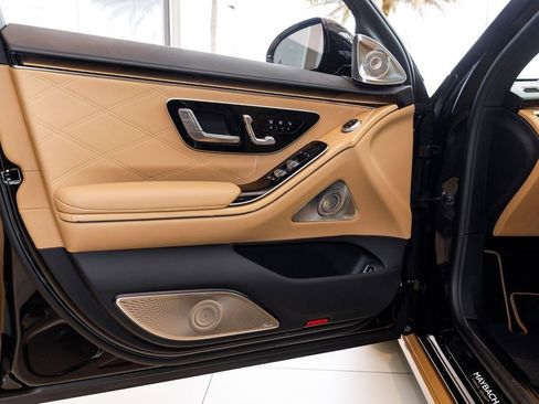 Used 2023 Mercedes-Benz Maybach S 680 4MATIC image 33
