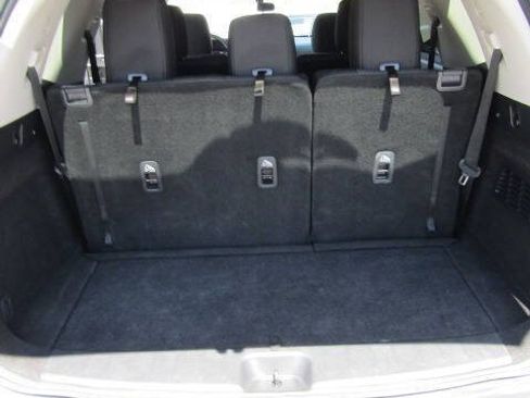 Used 2024 Nissan Pathfinder S AWD/4WD image 9