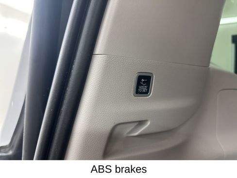 Used 2024 Jeep Wagoneer L 4WD image 29