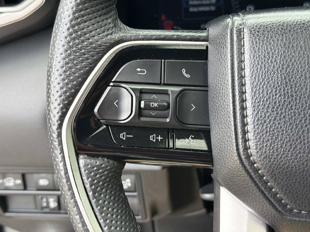 Used 2024 Toyota Sequoia SR5 w/ SR5 Premium Package AWD/4WD image 43