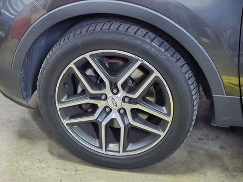 Used 2016 Ford Explorer Sport image 15