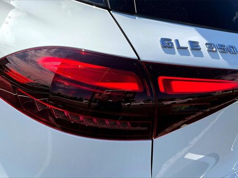 Used 2025 Mercedes-Benz GLE 350 4MATIC image 24