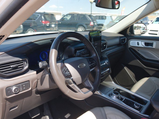 Used 2020 Ford Explorer Platinum AWD/4WD image 16