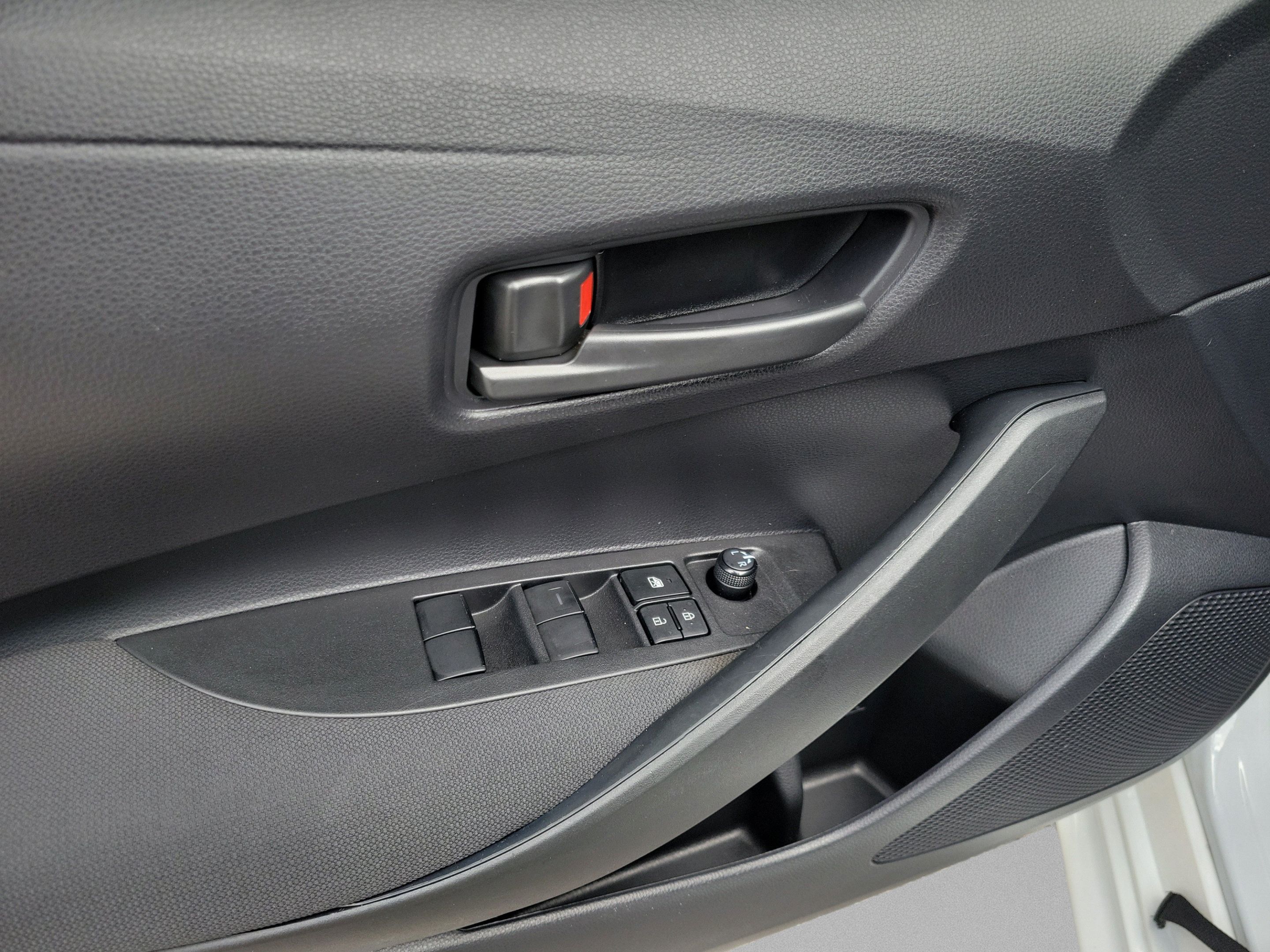 Used 2022 Toyota Corolla LE FWD image 15