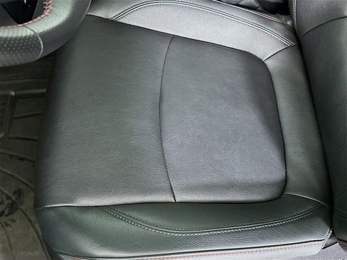 Certified 2025 Toyota Sienna XSE image 19