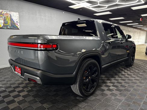 Used 2022 Rivian R1T Launch Edition image 12
