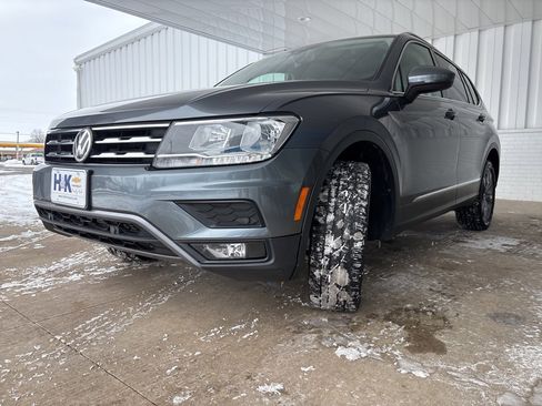 Used 2020 Volkswagen Tiguan SEL image 39