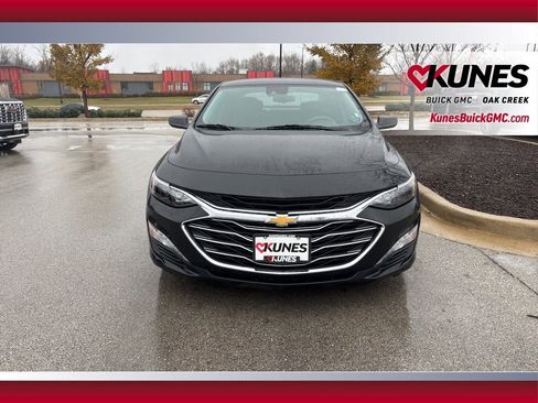 Used 2024 Chevrolet Malibu LT image 3