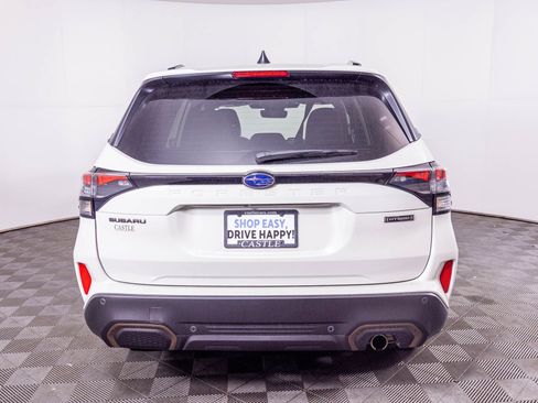 Used 2025 Subaru Forester Sport image 10