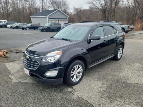 Used 2017 Chevrolet Equinox LT image 3