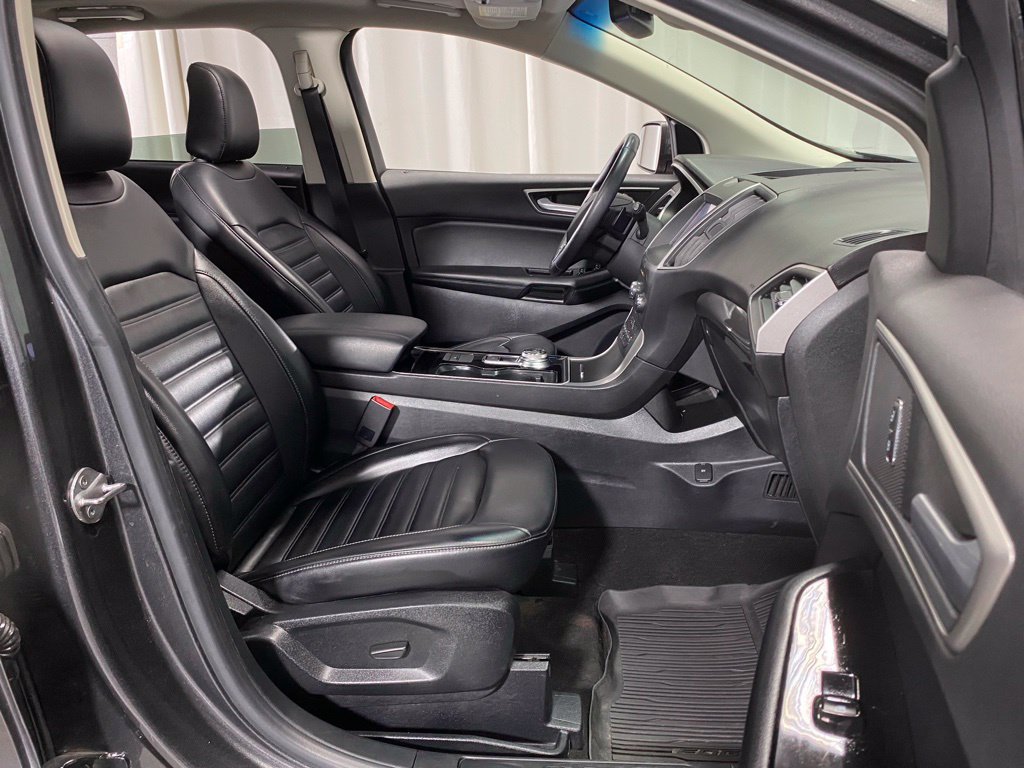 Used 2020 Ford Edge SEL w/ Convenience Package AWD/4WD image 32