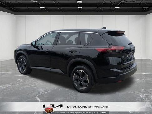 Used 2025 Nissan Rogue SV FWD image 3