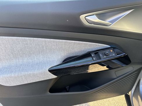 New 2026 Volkswagen ID.4 Pro image 16