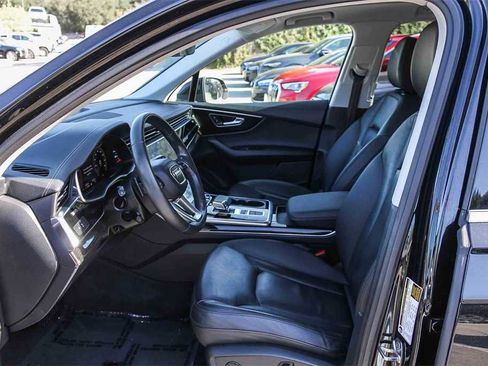 Used 2023 Audi Q7 Premium w/ Convenience Package image 19