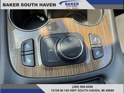 Used 2021 GMC Acadia SLE w/ Driver Convenience Package image 27