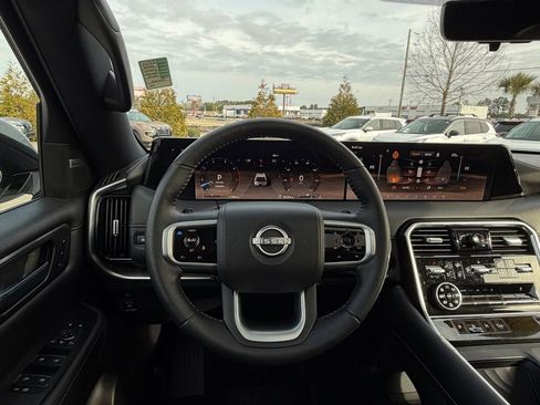 Certified 2025 Nissan Armada Platinum image 16