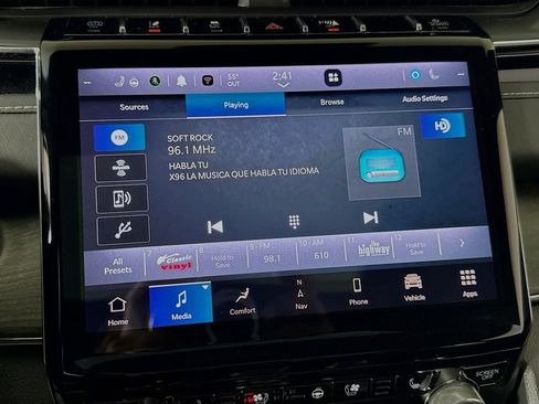 Used 2023 Jeep Grand Cherokee Overland AWD/4WD image 39