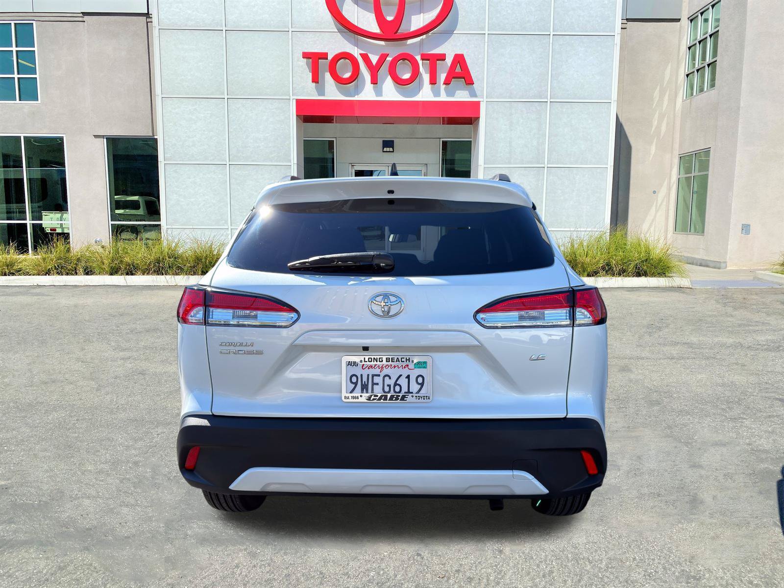 Certified 2025 Toyota Corolla Cross LE FWD image 8