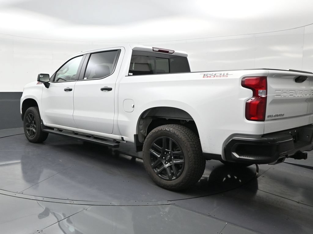 Used 2025 Chevrolet Silverado 1500 LT Trail Boss w/ Convenience Package II AWD/4WD image 3