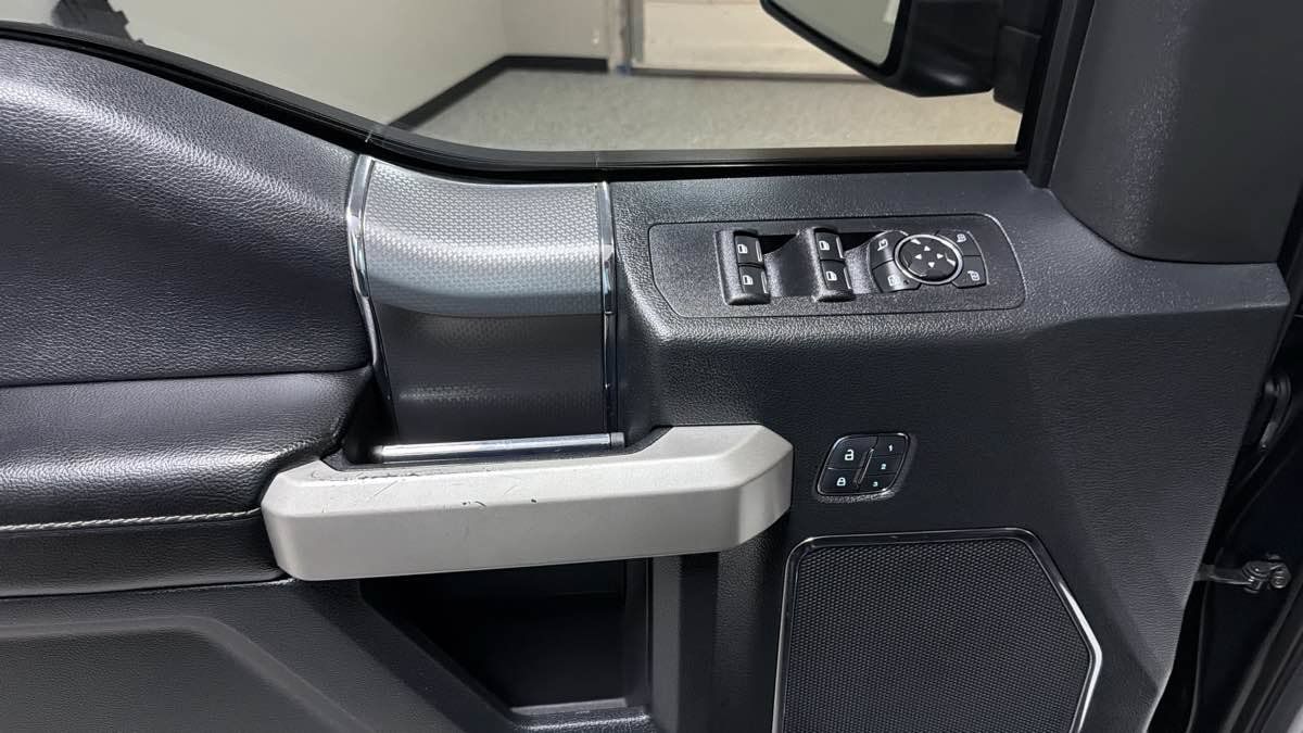 Used 2016 Ford F150 Lariat AWD/4WD image 13