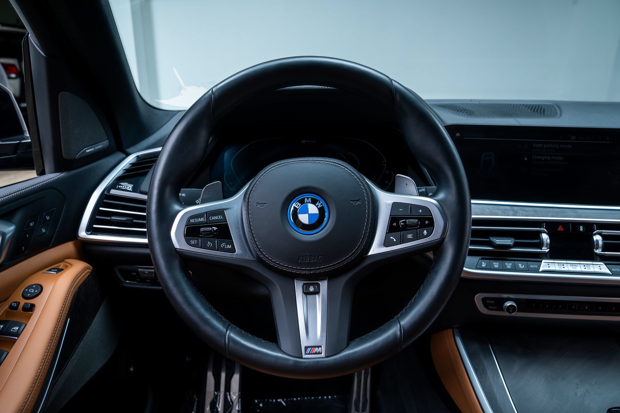 Used 2023 BMW X5 xDrive45e w/ M Sport Package AWD/4WD image 11