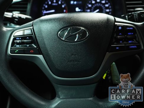 Used 2018 Hyundai Elantra SEL FWD image 4