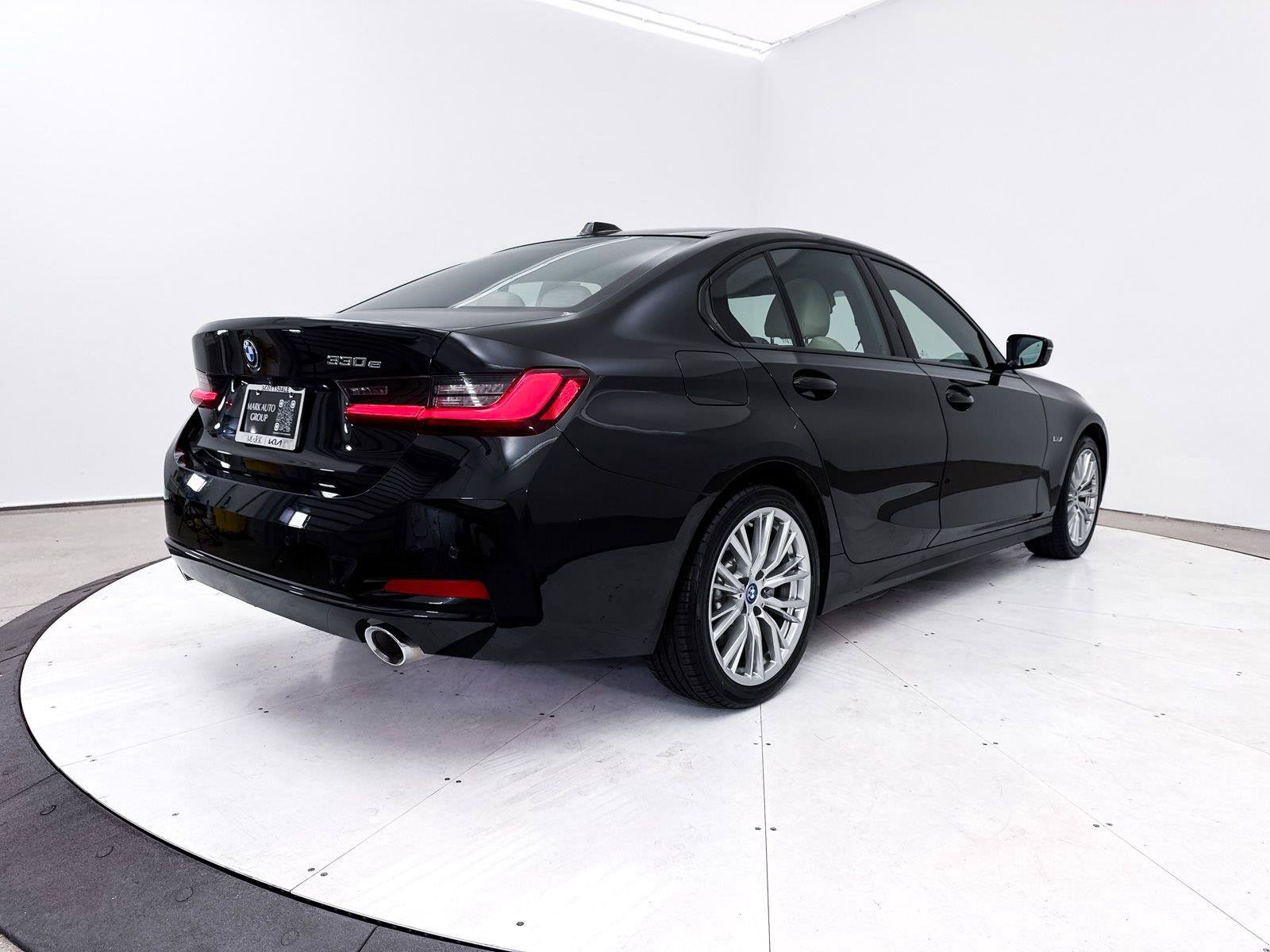 Used 2023 BMW 330e RWD image 21