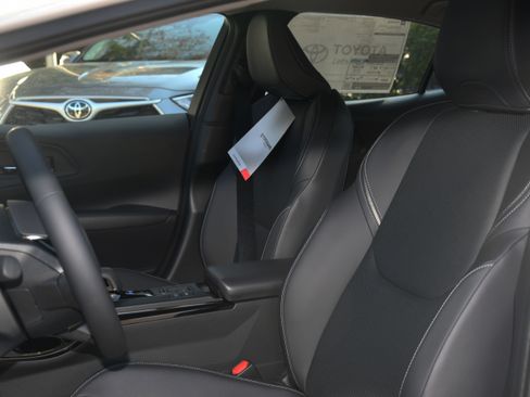 New 2026 Toyota Prius Plug-In Hybrid image 7