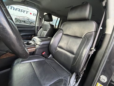 Used 2015 Chevrolet Suburban LT w/ Luxury Package image 18