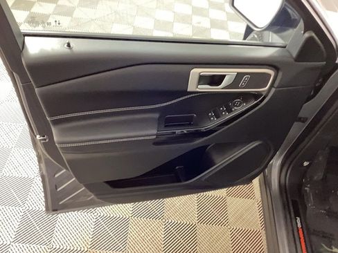 Used 2024 Ford Explorer ST image 19