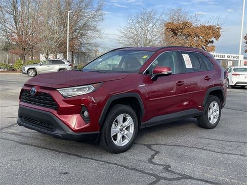 Used 2021 Toyota RAV4 XLE w/ XLE Grade Weather Package image 1