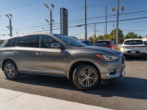 Used 2020 INFINITI QX60 Luxe w/ Essential Package image 10