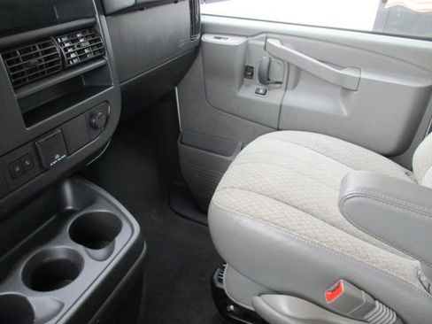 Used 2024 Chevrolet Express 3500 LT w/ LT Preferred Equipment Group RWD image 23