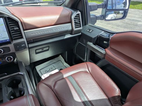 Used 2022 Ford F450 Platinum w/ FX4 Off-Road Package AWD/4WD image 16