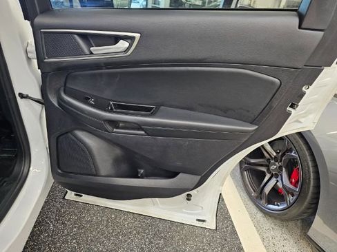 Used 2019 Ford Edge SEL w/ Equipment Group 201A image 28