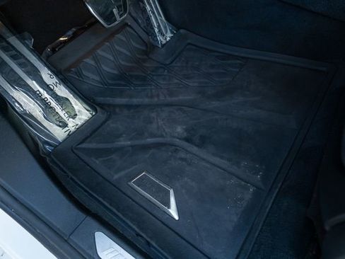 Used 2022 BMW X7 M50i w/ Dynamic Handling Package image 30