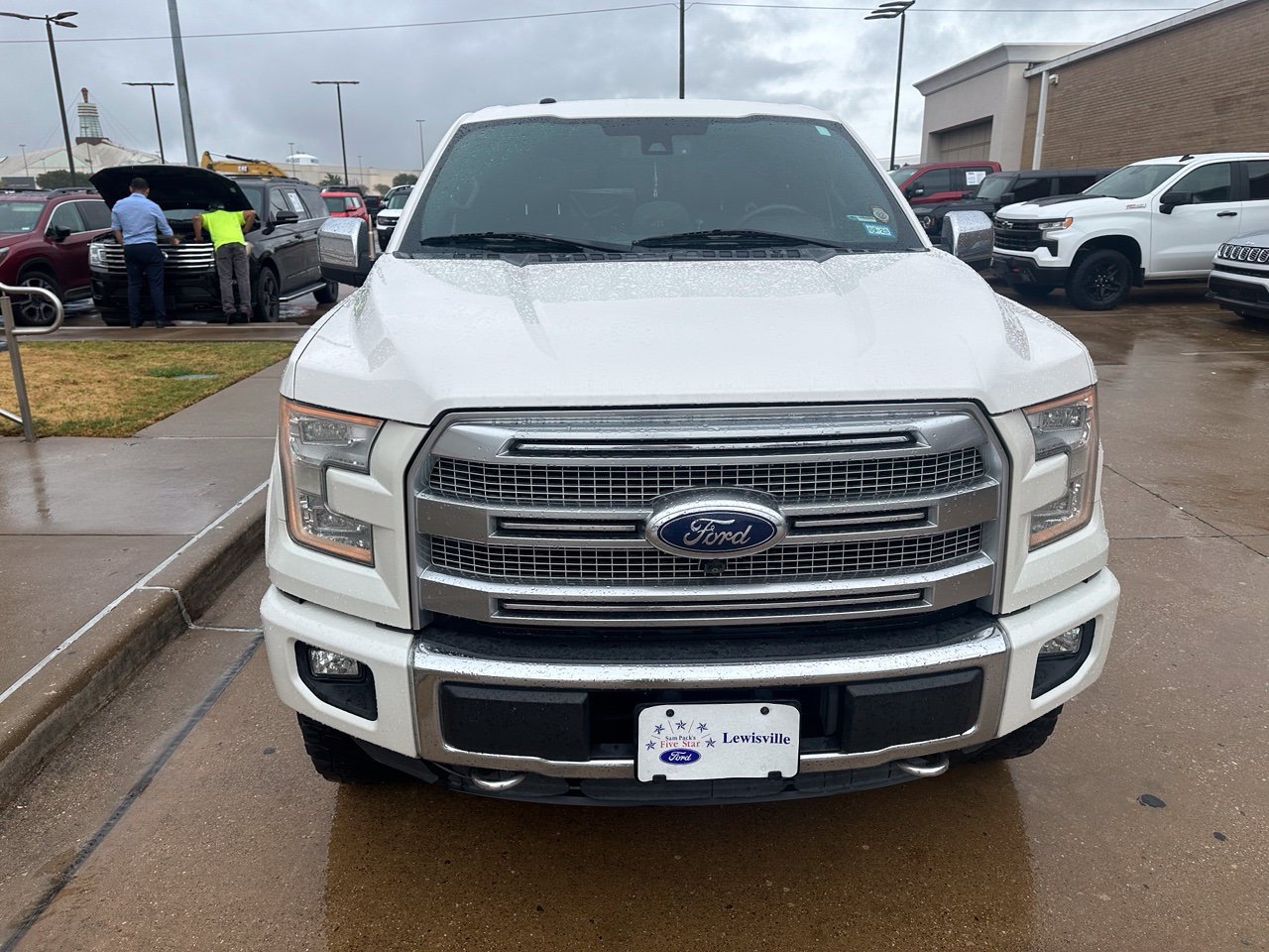 Used 2015 Ford F150 Platinum w/ Equipment Group 701A Luxury AWD/4WD image 2