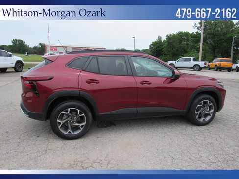 Used 2024 Chevrolet Trax LT w/ Driver Confidence Package FWD image 15