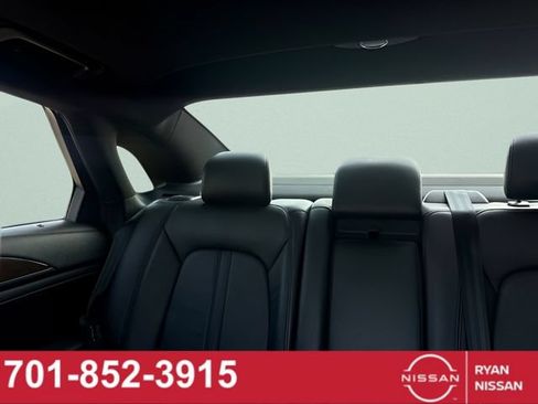 Used 2017 Lincoln MKZ Reserve FWD image 11