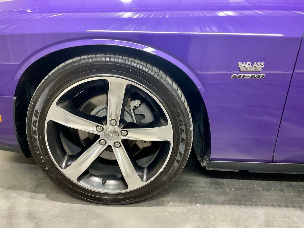 Used 2014 Dodge Challenger R/T RWD image 8