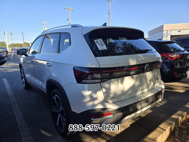 Used 2026 Volkswagen Taos SEL AWD/4WD image 2